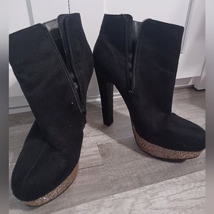 GLO Women's Black Stiletto Platform Boots, Size 8.5, with gold jeweled sole